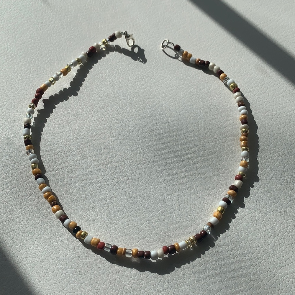 Brown beaded choker necklace 🪐